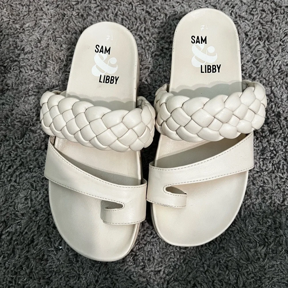 Sam & Libby Cream Platform Sandal Size Women’s 7.5